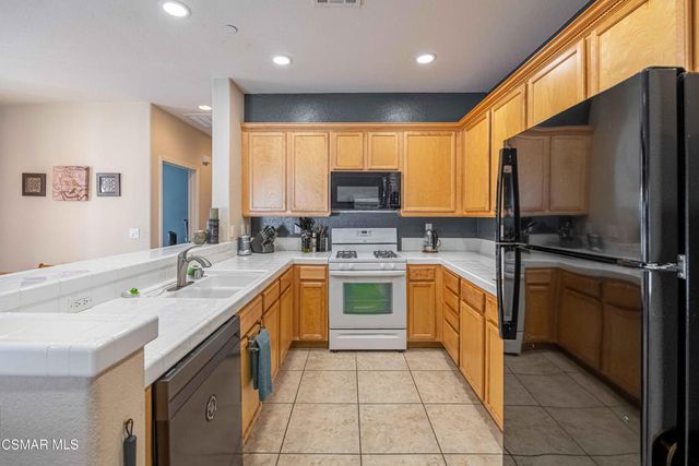 16714 Nicklaus Drive 68, Sylmar, CA 91342