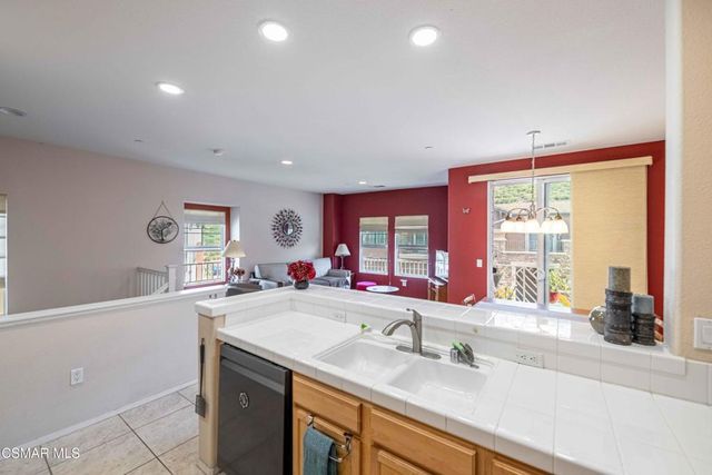 16714 Nicklaus Drive 68, Sylmar, CA 91342