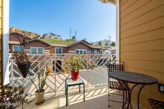 16714 Nicklaus Drive 68, Sylmar, CA 91342