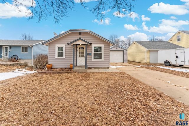 712 N Highland Ave Avenue, Sioux Falls, SD 57103