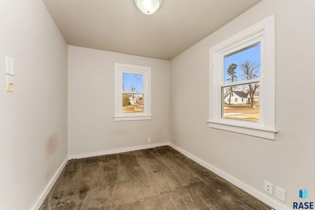 712 N Highland Ave Avenue, Sioux Falls, SD 57103