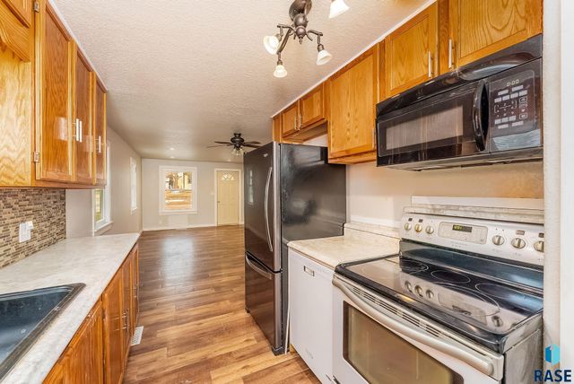 712 N Highland Ave Avenue, Sioux Falls, SD 57103