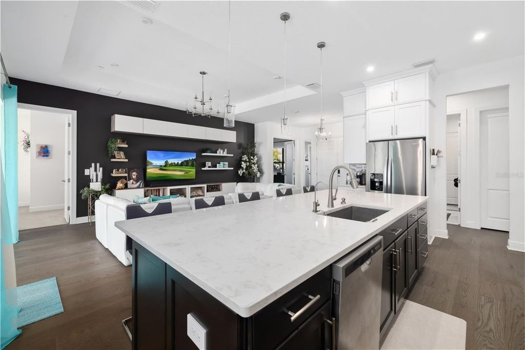 Image 18 of property listing at 4609 ANTRIM DRIVE, Sarasota, FL 34240