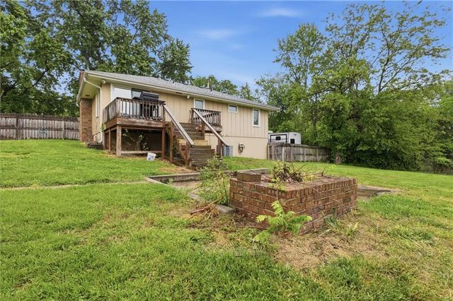 1922 N Redwood Drive, Independence, MO 64058