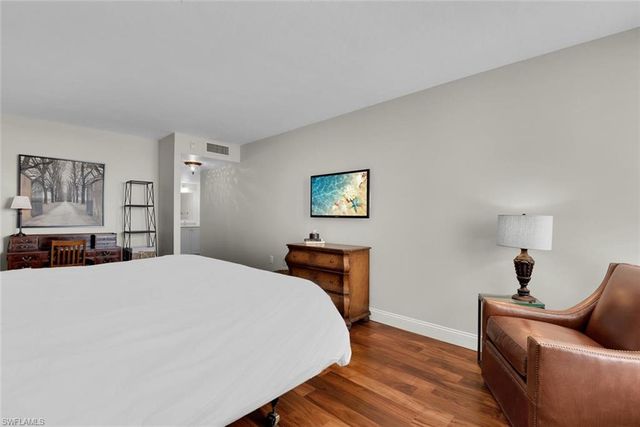 3115 Gulf Shore BLVD N # 412S, Naples, FL 34103