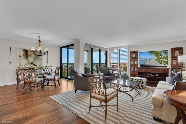 3115 Gulf Shore BLVD N # 412S, Naples, FL 34103