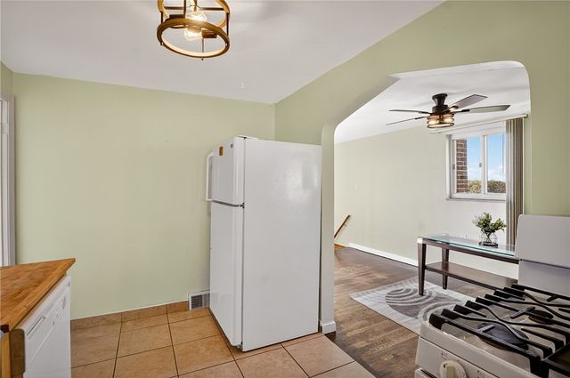 813 Alberta Dr, West Mifflin, PA 15122