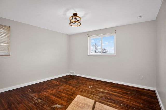 813 Alberta Dr, West Mifflin, PA 15122