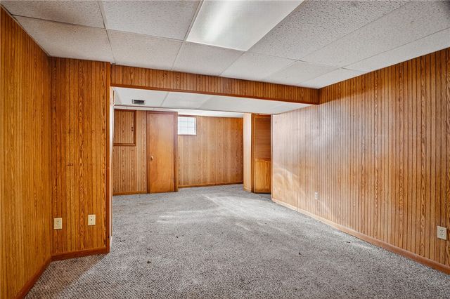 813 Alberta Dr, West Mifflin, PA 15122