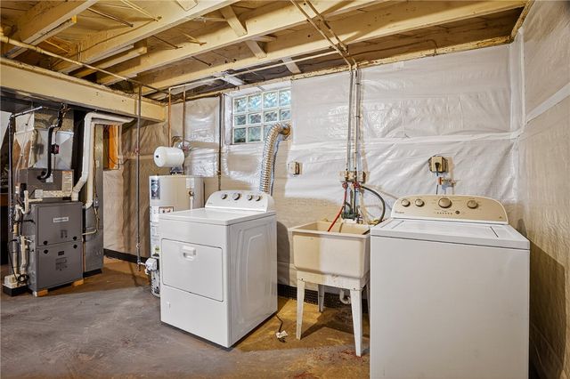 813 Alberta Dr, West Mifflin, PA 15122