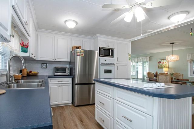 2266 PIAZZA DRIVE 115, Sarasota, FL 34238