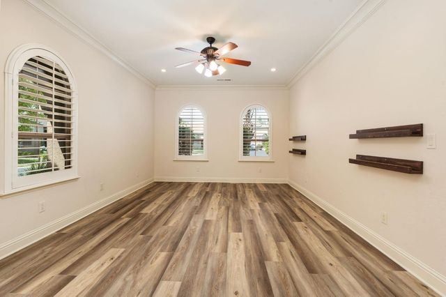 1495 E Via Mirasol Lane, Fresno, CA 93730