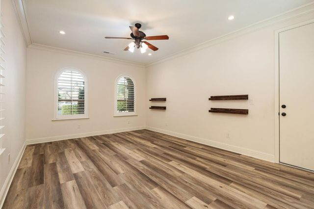 1495 E Via Mirasol Lane, Fresno, CA 93730