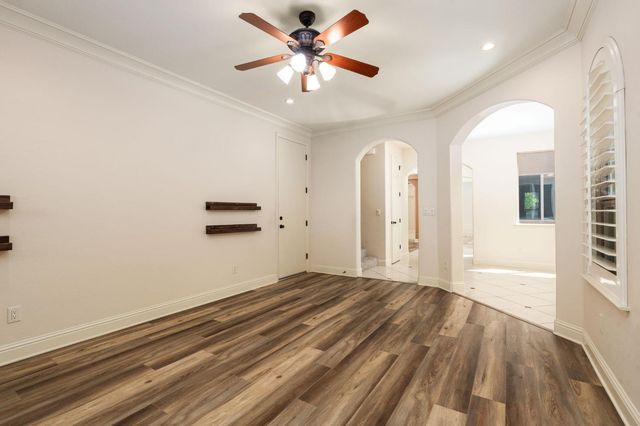 1495 E Via Mirasol Lane, Fresno, CA 93730