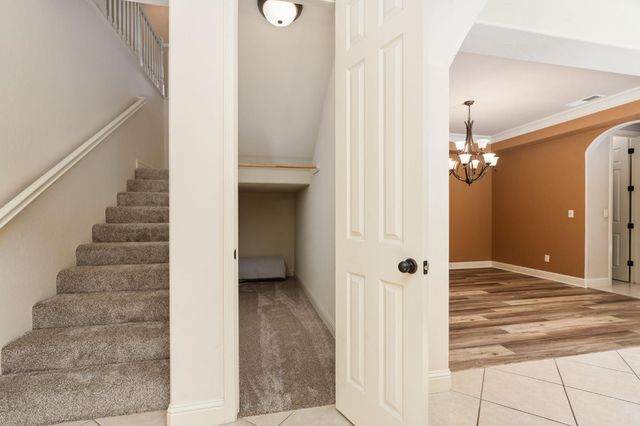 1495 E Via Mirasol Lane, Fresno, CA 93730