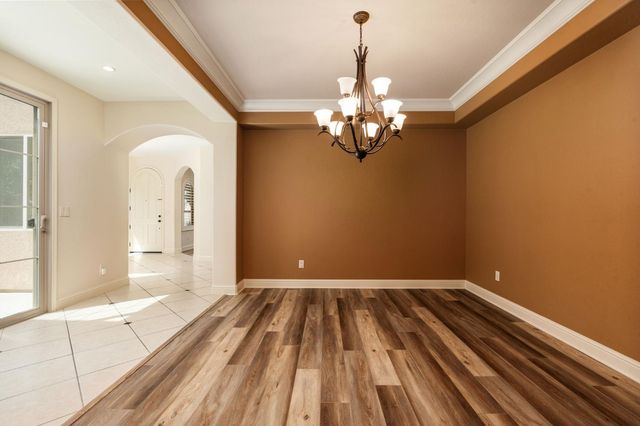 1495 E Via Mirasol Lane, Fresno, CA 93730
