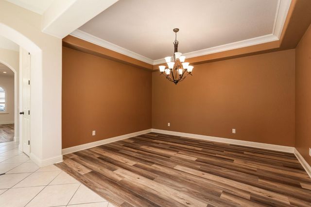 1495 E Via Mirasol Lane, Fresno, CA 93730
