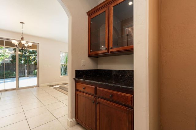 1495 E Via Mirasol Lane, Fresno, CA 93730