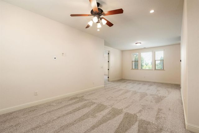 1495 E Via Mirasol Lane, Fresno, CA 93730