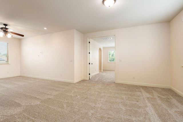 1495 E Via Mirasol Lane, Fresno, CA 93730