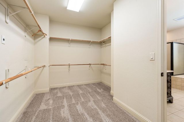 1495 E Via Mirasol Lane, Fresno, CA 93730