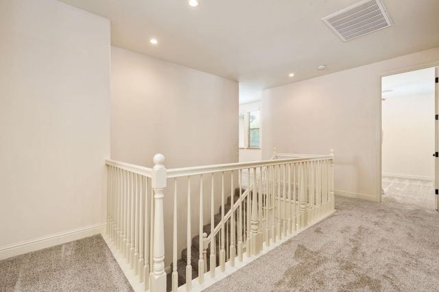1495 E Via Mirasol Lane, Fresno, CA 93730
