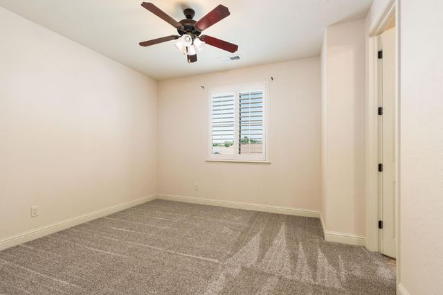 1495 E Via Mirasol Lane, Fresno, CA 93730