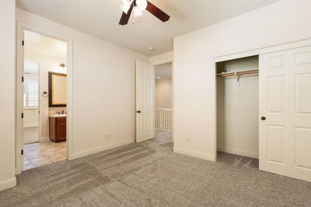 1495 E Via Mirasol Lane, Fresno, CA 93730