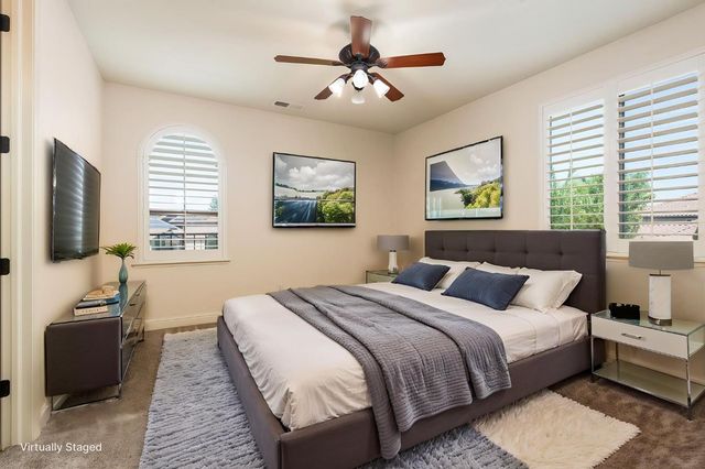 1495 E Via Mirasol Lane, Fresno, CA 93730