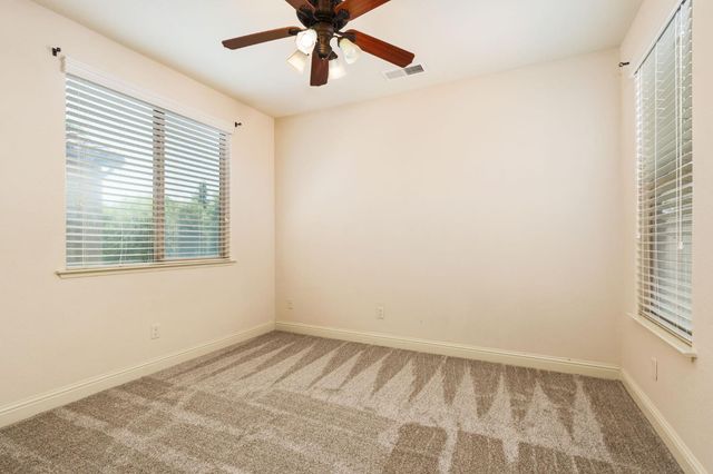 1495 E Via Mirasol Lane, Fresno, CA 93730