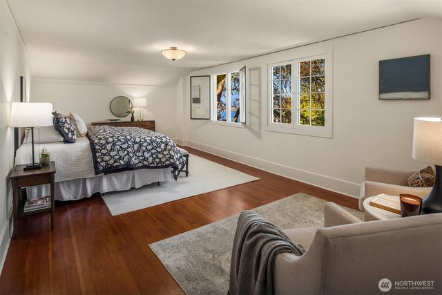4055 SW Holgate Street, Seattle, WA 98116