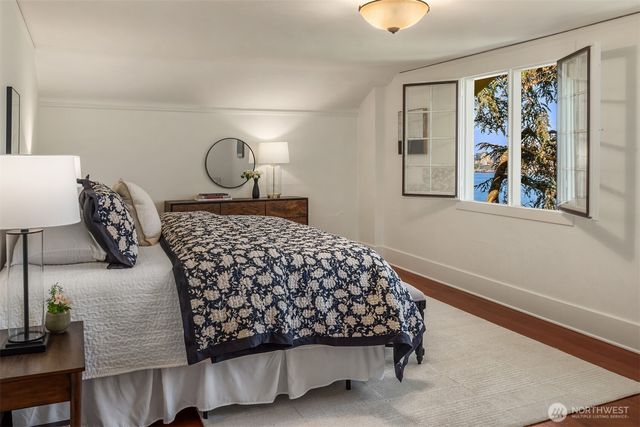 4055 SW Holgate Street, Seattle, WA 98116