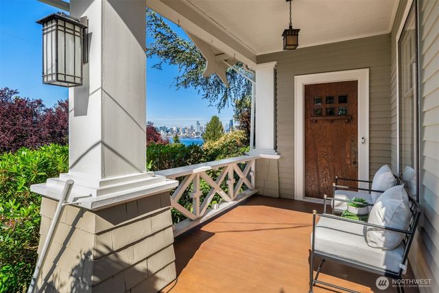 4055 SW Holgate Street, Seattle, WA 98116