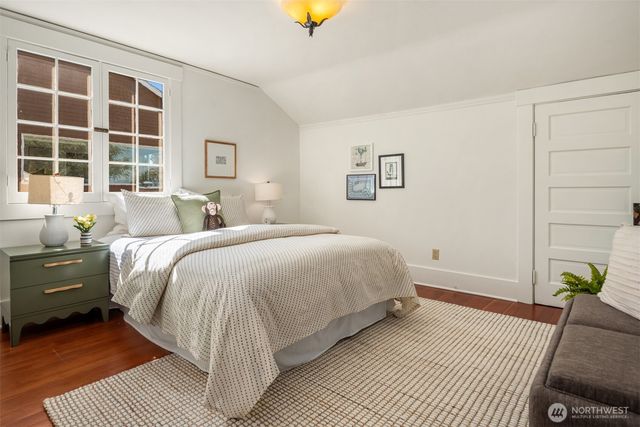 4055 SW Holgate Street, Seattle, WA 98116