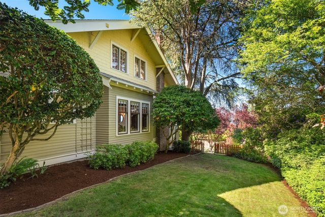 4055 SW Holgate Street, Seattle, WA 98116