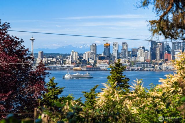 4055 SW Holgate Street, Seattle, WA 98116