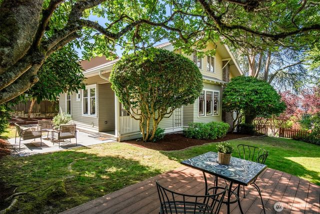 4055 SW Holgate Street, Seattle, WA 98116