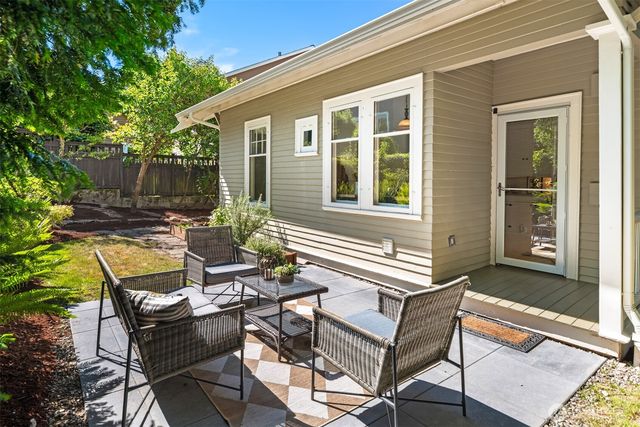 4055 SW Holgate Street, Seattle, WA 98116