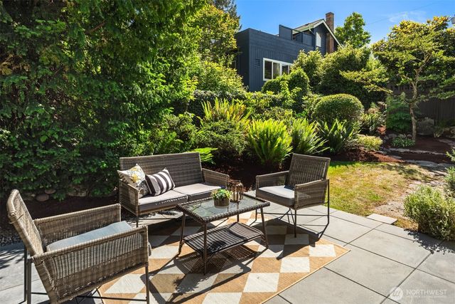 4055 SW Holgate Street, Seattle, WA 98116