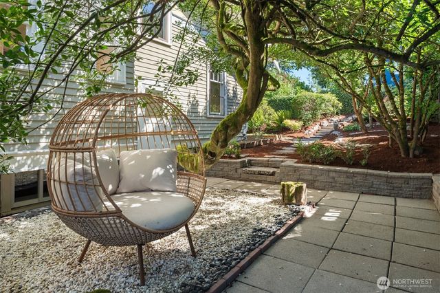 4055 SW Holgate Street, Seattle, WA 98116