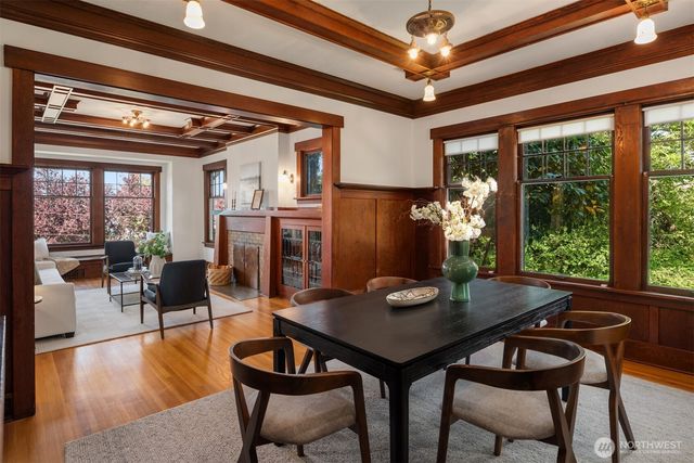 4055 SW Holgate Street, Seattle, WA 98116