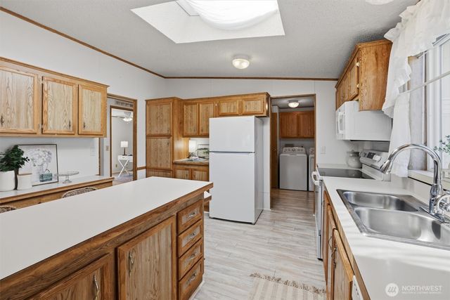24324 9th Avenue W, Bothell, WA 98021