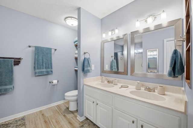 6910 Calle De Amigo, Navarre, FL 32566