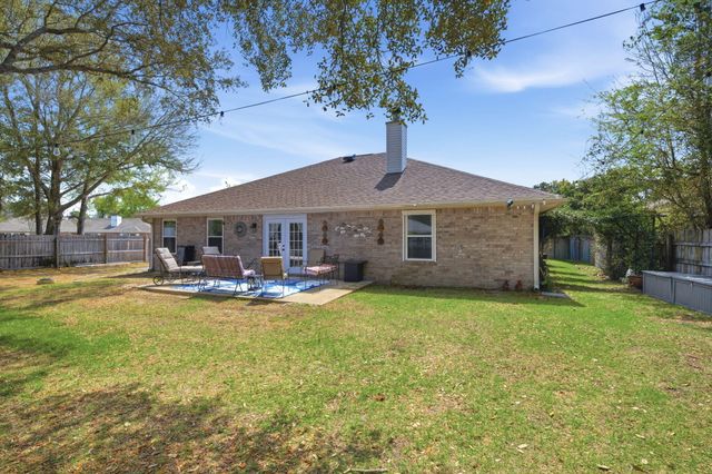 6910 Calle De Amigo, Navarre, FL 32566