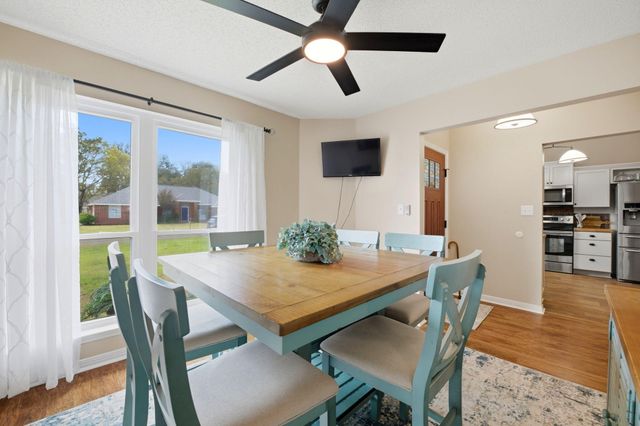 6910 Calle De Amigo, Navarre, FL 32566