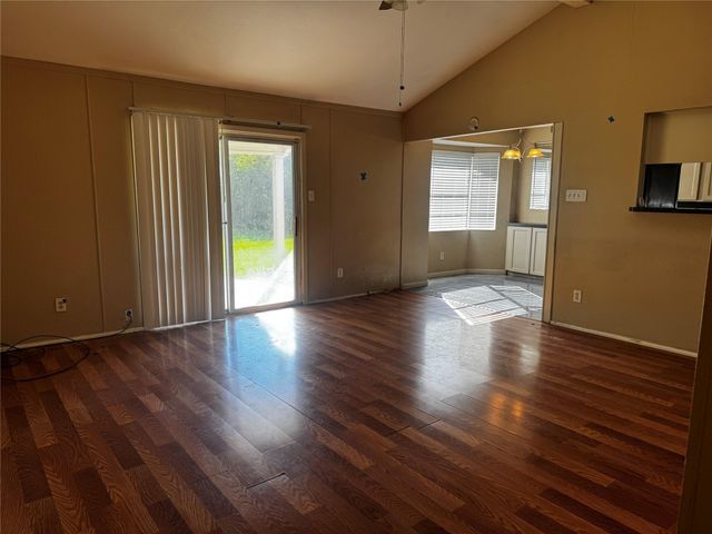 10034 Antrim Lane, La Porte, TX 77571