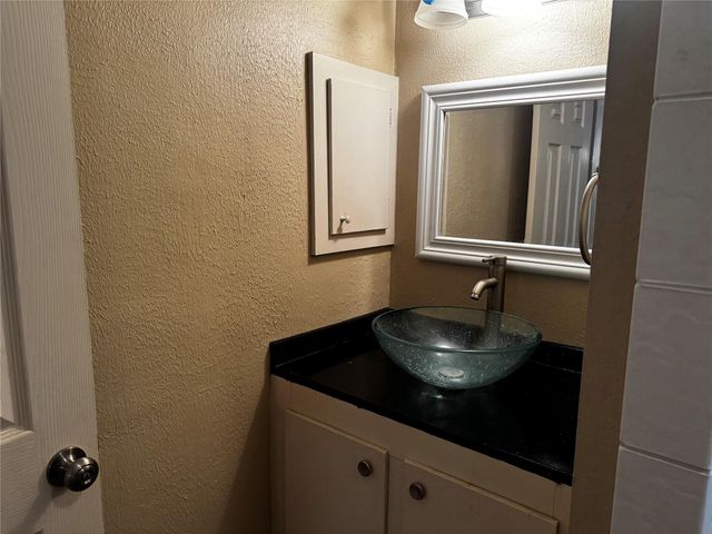 10034 Antrim Lane, La Porte, TX 77571