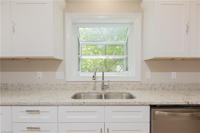 105 Devon Road, Jamestown, NC 27282