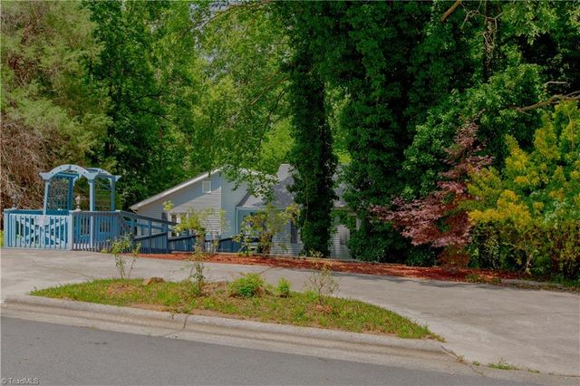 105 Devon Road, Jamestown, NC 27282
