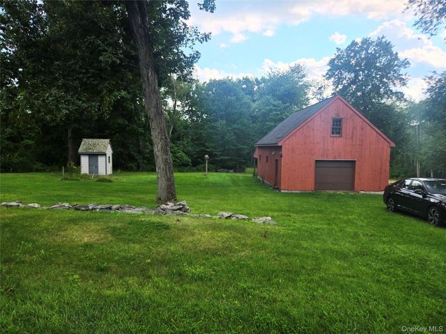 56 Finnerty Place, Putnam Valley, NY 10579